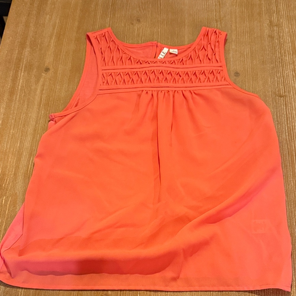 Elle Sleeveless Coral Blouse